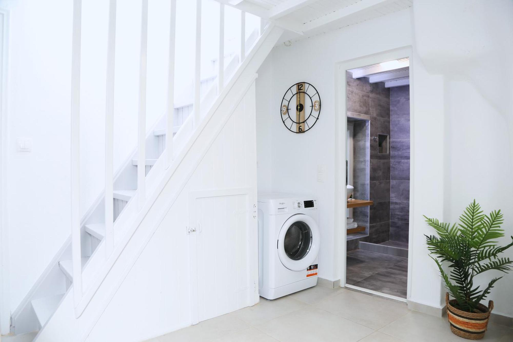 Whitelist Lux In Mykonos Town